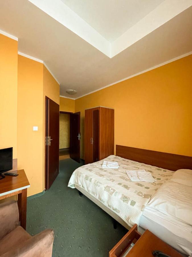 Hotel Sens Mierzyn  Bagian luar foto