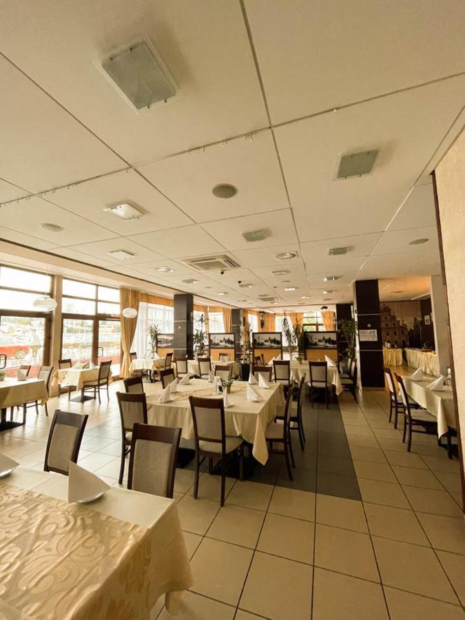 Hotel Sens Mierzyn  Bagian luar foto