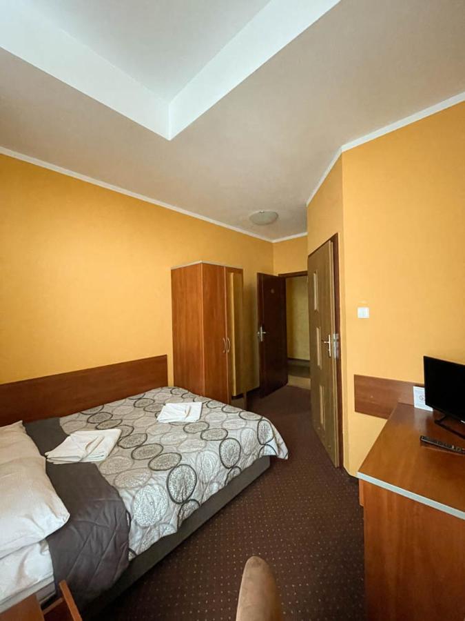 Hotel Sens Mierzyn  Bagian luar foto