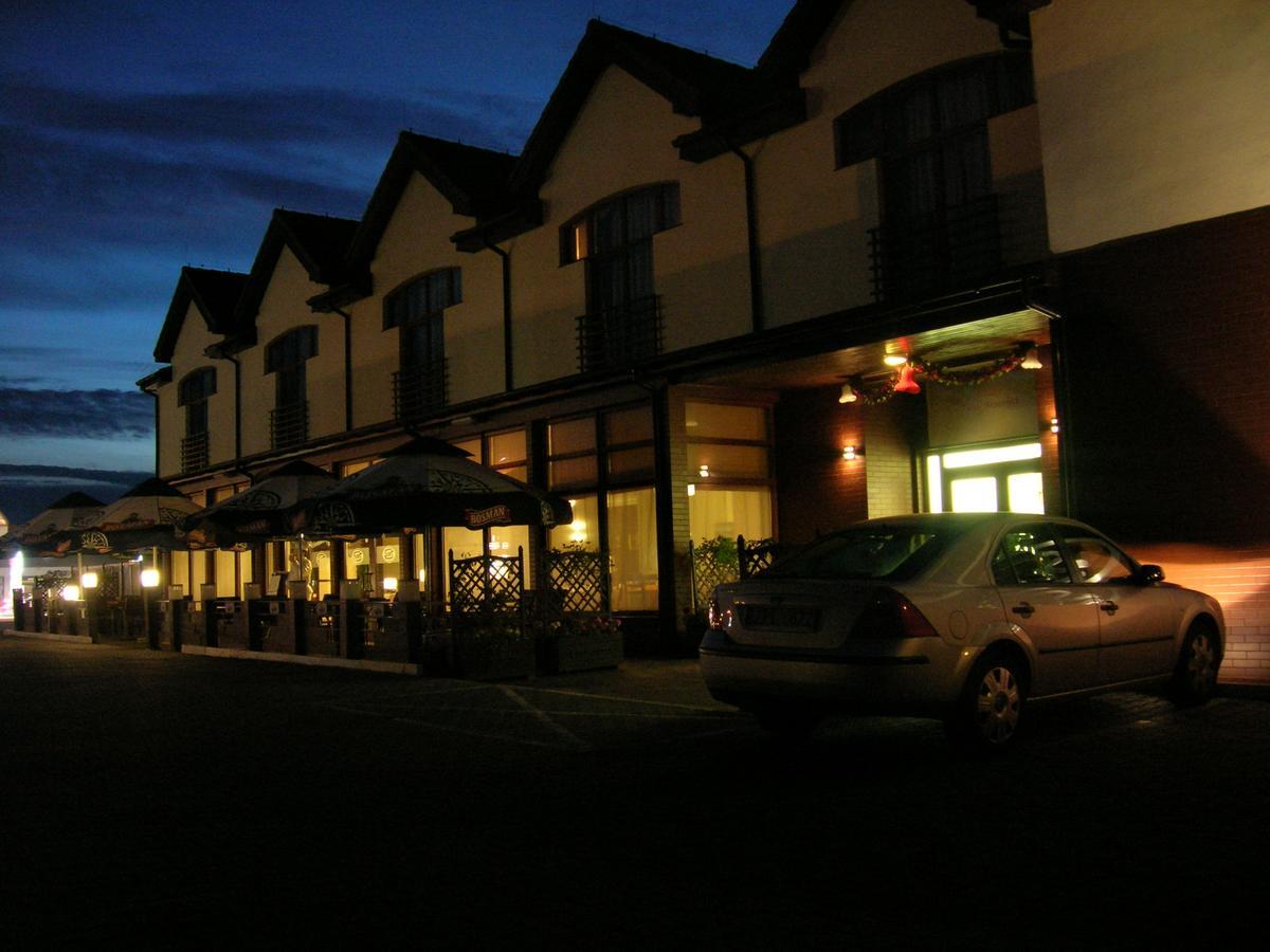 Hotel Sens Mierzyn  Bagian luar foto