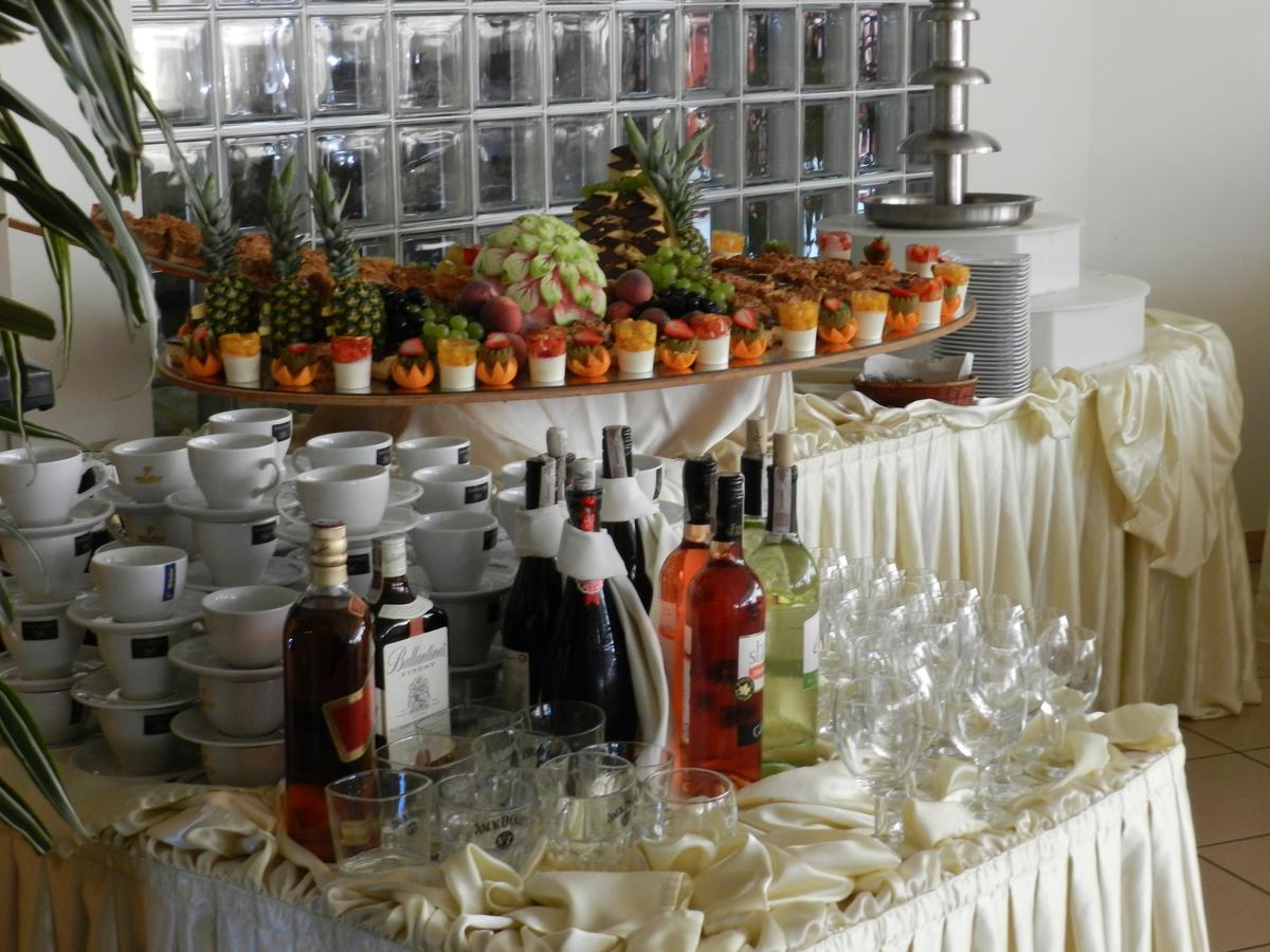 Hotel Sens Mierzyn  Bagian luar foto